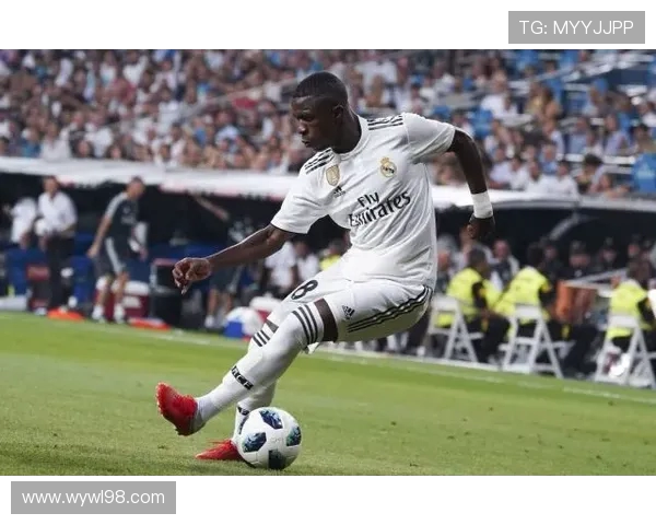 阿隆索赛前特别告知维尼修斯将全程出场并为球队扮演关键角色 阿隆索赛前特别告知维尼修斯将全程出场并为球队扮演关键角色